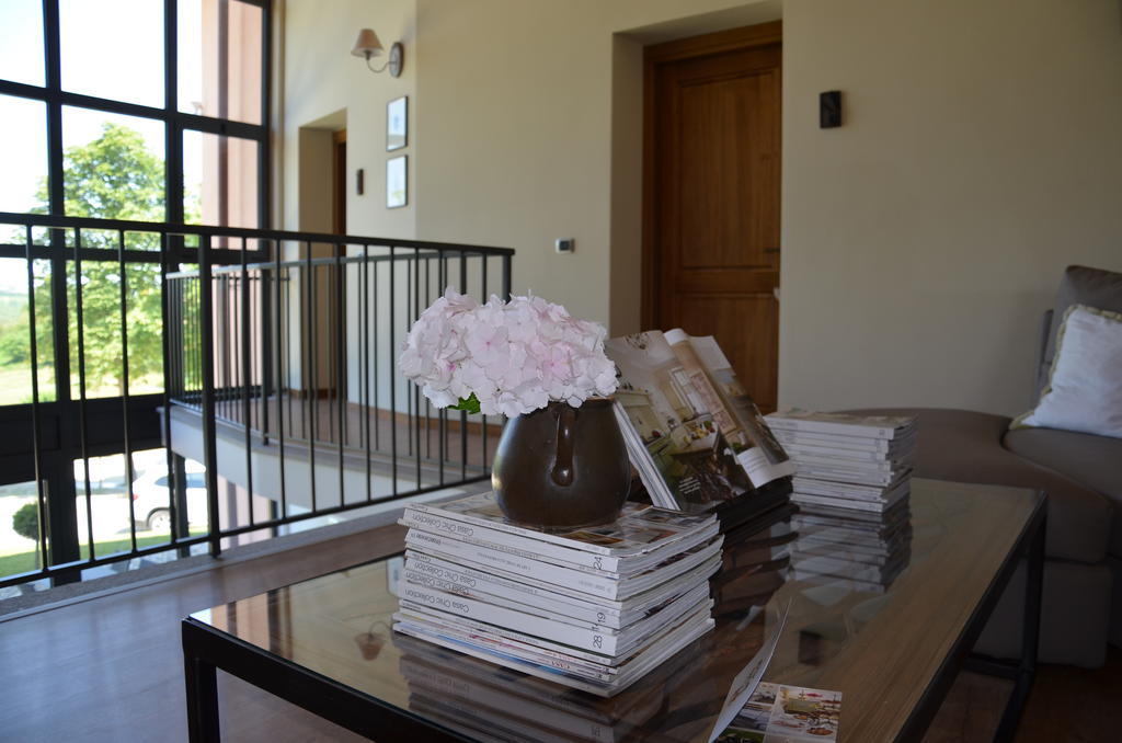 Hotel Cascina Castagneto CastellʼAlfero Exterior foto