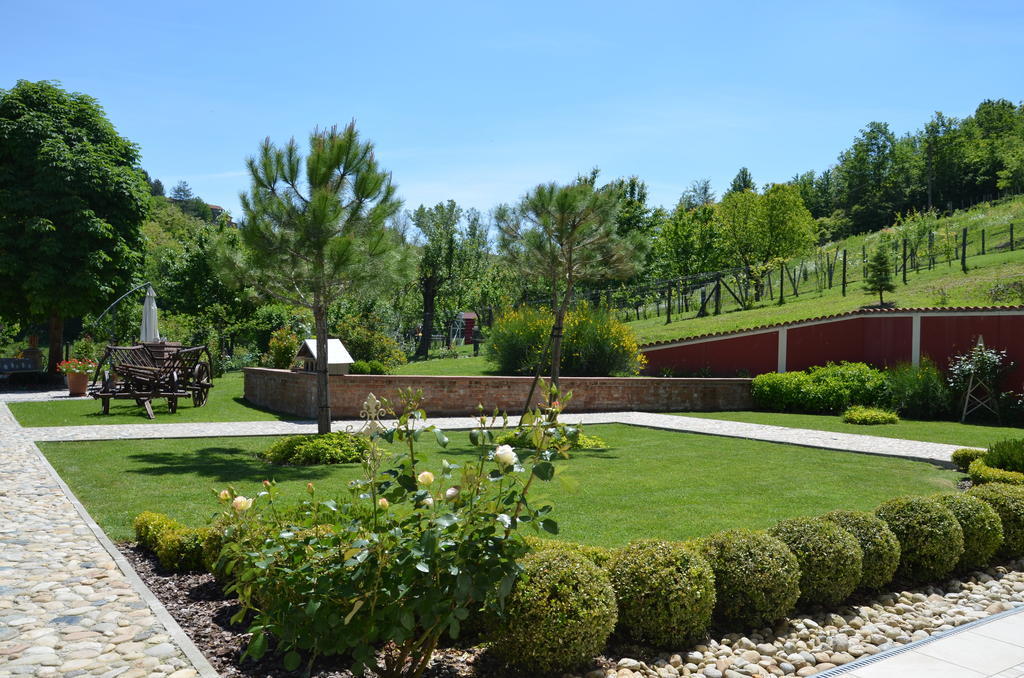 Hotel Cascina Castagneto CastellʼAlfero Exterior foto