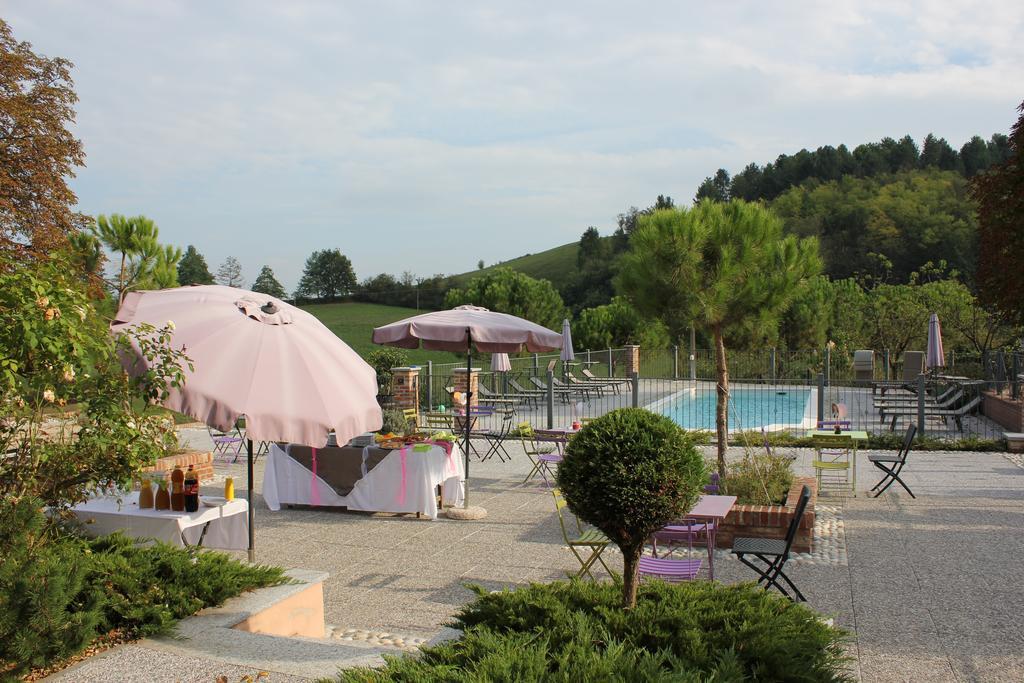 Hotel Cascina Castagneto CastellʼAlfero Exterior foto